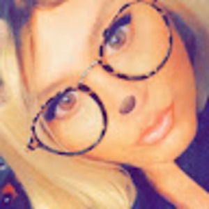 Meet your Posher, Yolanda